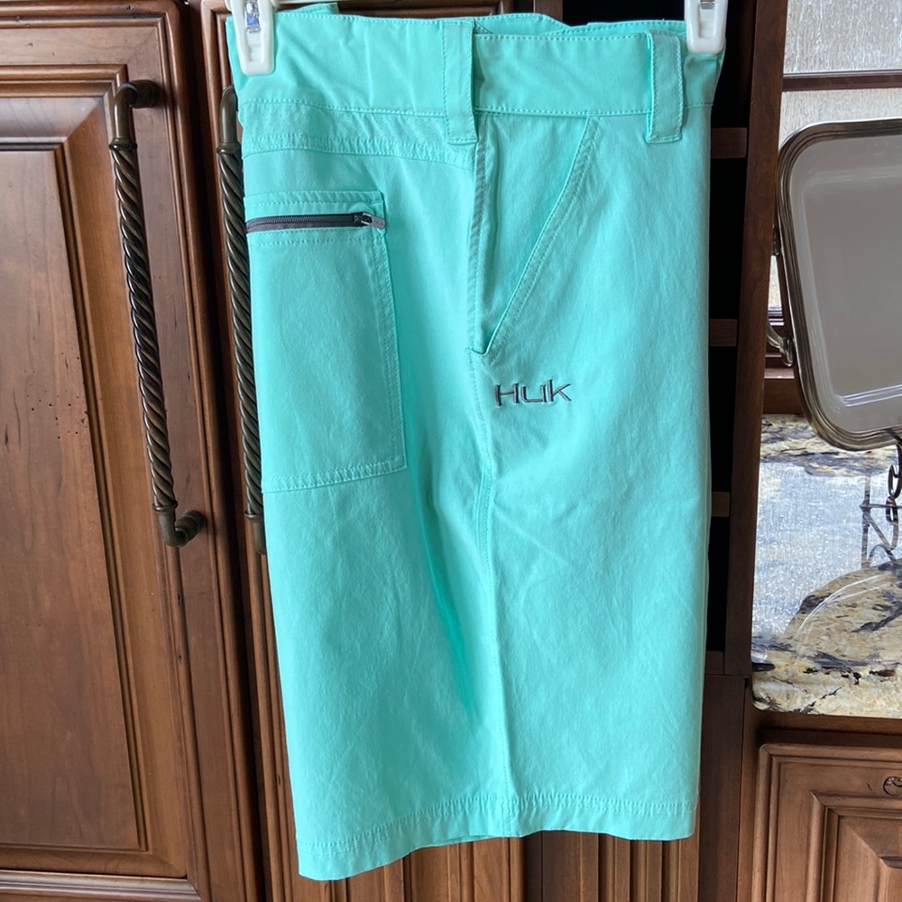 NWOT Men’s Huk Shorts